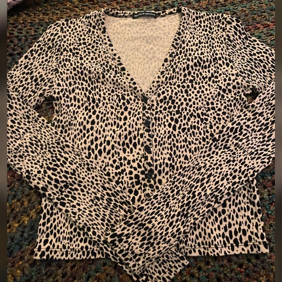 Brandy Melville Tops - Brandy Melville Cheetah Paige Long Sleeve Top